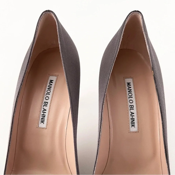 MANOLO BLAHNIK| Dark Gray Satin Hangisi Jewel
Buckle Rhinestone Pumps US 10 - Picture 6 of 14